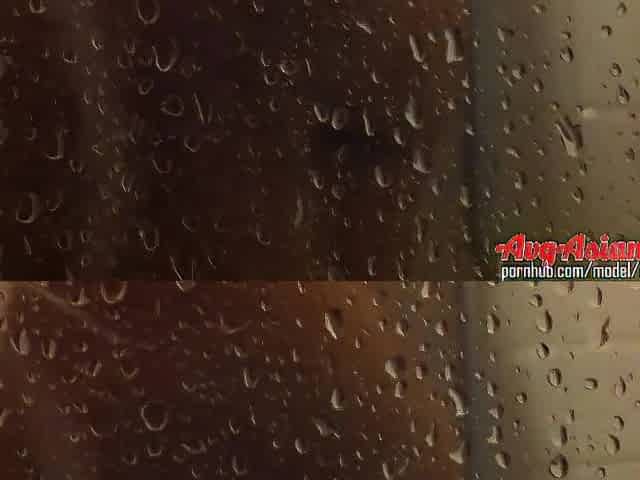 Avg Oriental Pair Shower (voyeur caught on mother I'd like to fuck taking a shower)