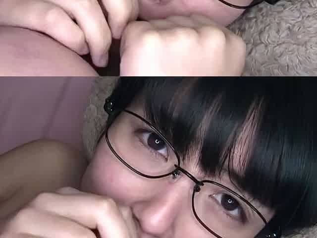 Sexy Japanese Teens in Panties Masturbate