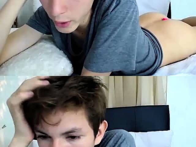 Solo gay jock wanks in front of the computer