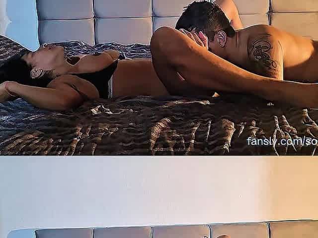 Amateur pair banging hard in couch