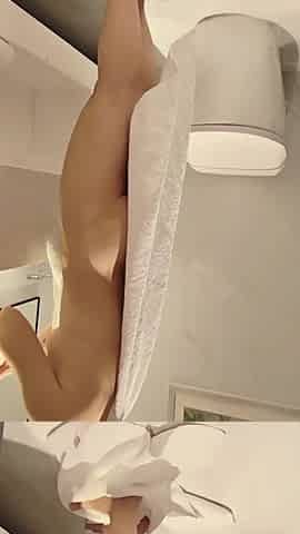 Vietnamese angel, constricted, juicy vagina... Screwing her is greatly pleasurable.