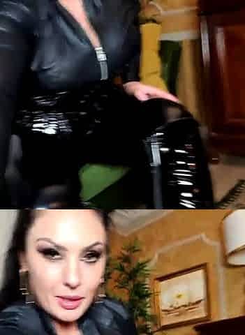 babe brunette 95 flashing pussy on live webcam