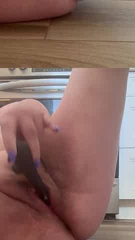 BBW fucking pussy in the kitchen
