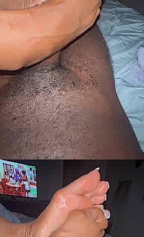 Black mother i'd like to fuck uses beautiful feet to make bbc cum