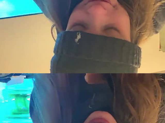 Lesbo bestfriend comes in room for a facial