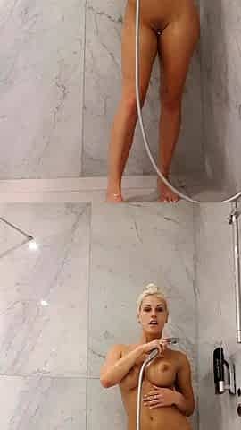 Ebony girl showers her big ass amp masturbating