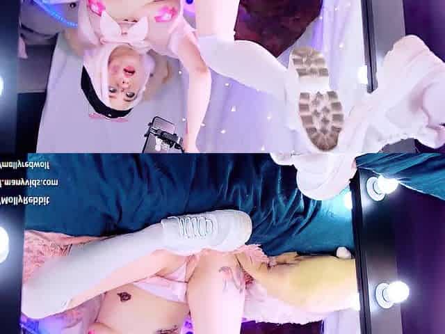 Drilled me during the time that I was taking selfies and filming a stories - MollyRedWolf