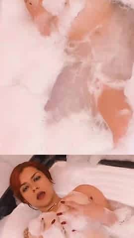 Seduction in the Bathtub and Anal Fucking in Bed