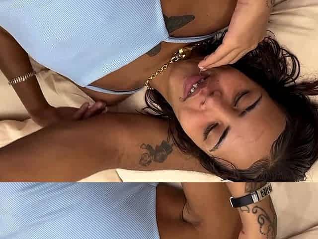 The Young Slut with Two Friends at the Motel Came with Two Dicks in Her Pussy at the Same Time.