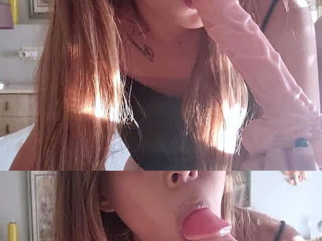 Brunette Solo Webcam Masturbation