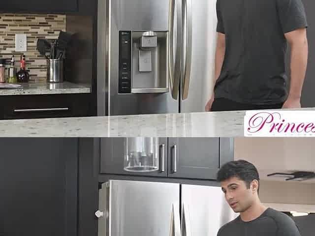 Vixen Golden-haired Britt Blair Lures Stepbro with Her Masturbation Groaning For Creampie