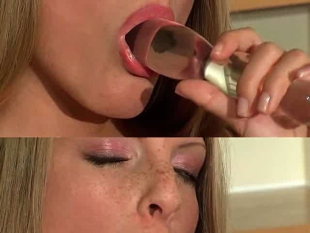Pissing masturbating babe solo toy play