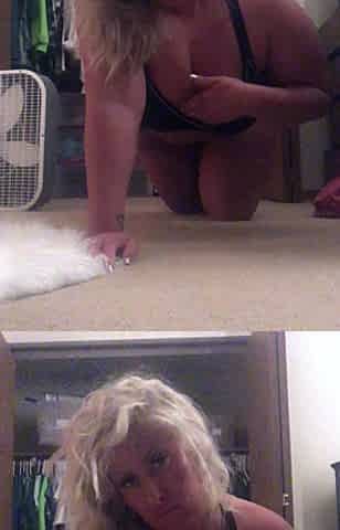 Perfect blond making solo masturbation