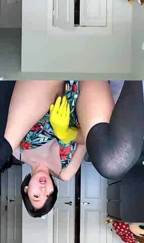 Cute amateur brunette naughty in solo jerking show on camera