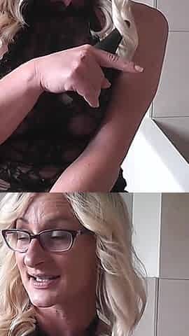 Student Aneta Anal in a Bath