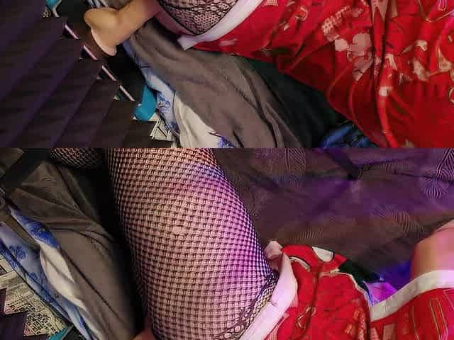 A femboy gets screwed in the butt with a large sextoy and cums hands-free