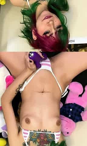 Amateur close up ass toying