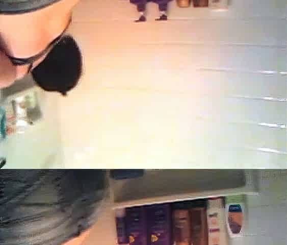 Chubby Amateur Plays With Dildo in the Shower