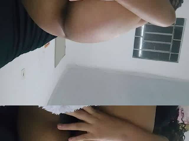 FLOOZY MASTURBATING