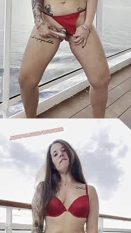 I love masturbating in public?