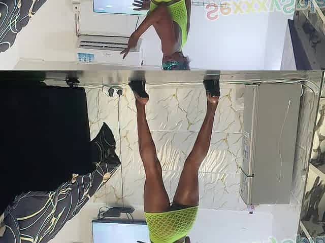 Butt Queen Twerks Her Biggest Oiled Booty Right in Your Face.