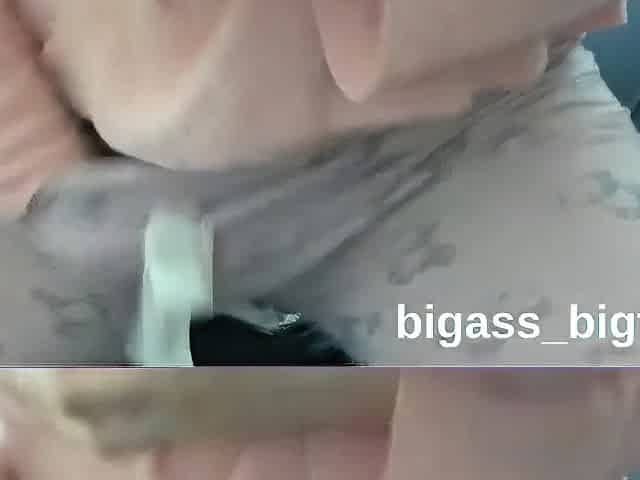 MASTURBATE WITH PAJAMAS