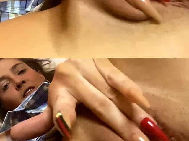 Hot amateur webcam teen masturbates for their fans