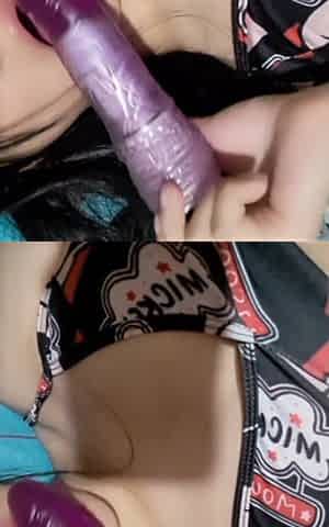 Japanese Girl Masturbating and Squirting