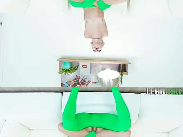 Jane Wilde, Natalia Jane And Chloe Temple - First Insertion Reaction Compilation