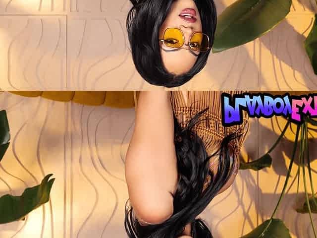 Playful ebony teen reveals her secrets