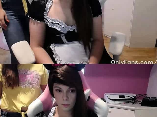 Amateur webcam brunette loves sucking on some fat cock