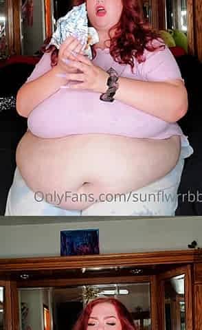 amateur cutie redhead fingering herself on live webcam
