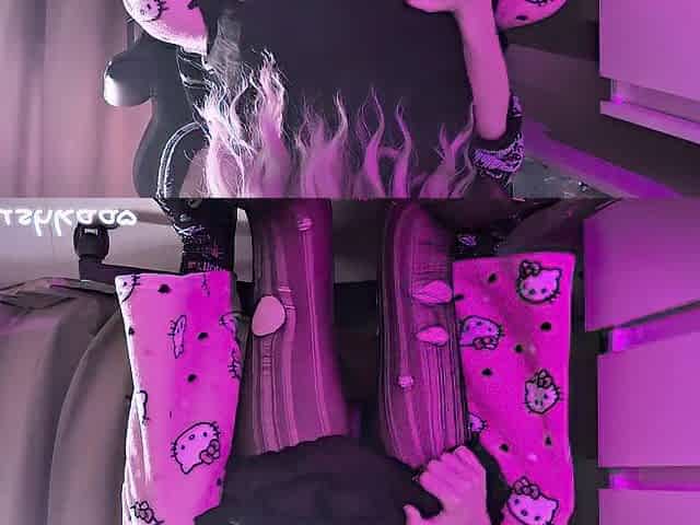Altgirl in torn tights sucked jock for a donation in Genshin Impact