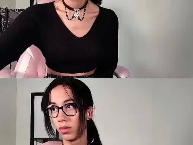 Amateur Webcam Teen Flashes Masturbates