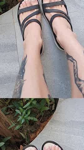 Sweet Feet in Flip-flops on the Street