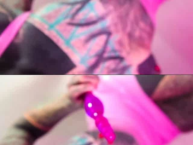 Solo tattoo girl Anuskatzz's anal masturbation