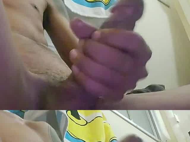 Slim dude whit large jock