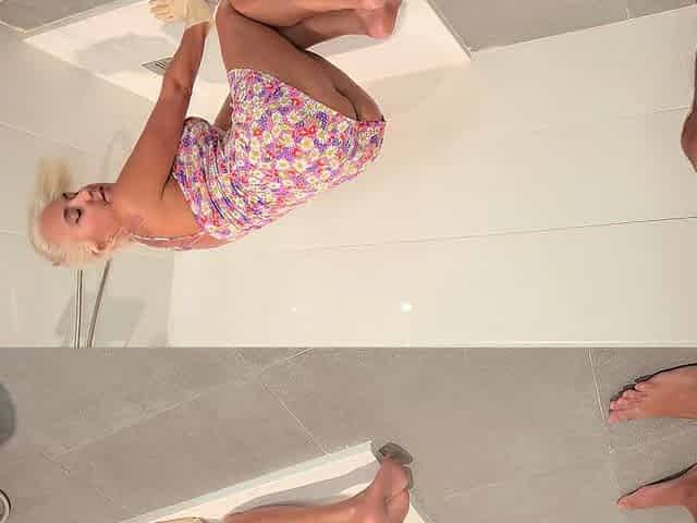 Neighbour Satisfies Hopeless Housewife By Filling Her Booty With Cum