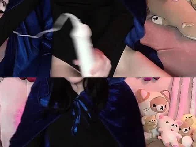 Amateur brunette chick toying her ass and pussy on webcam