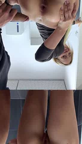Baebaezoe Gets Her Asshole Destroyed In Public Bath