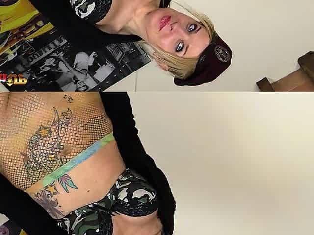 Breathtaking inked chick monique plays with her feet
