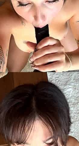 Amateur brunette double toying on webcam