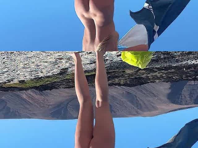 Caught Gal Whilst That babe Fingering Her Snatch on the Beach