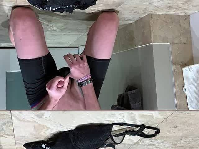 Sneak Jerk on my Cousins Shower...Hawt