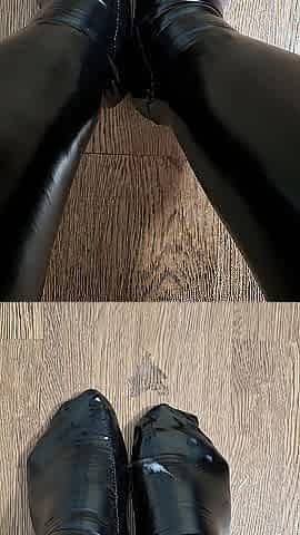 Cummings on my latex feet