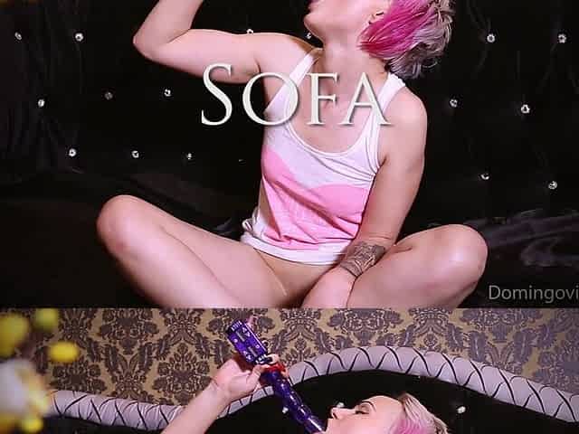 Ferggy Sofa Anal and Blue Toy