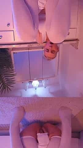 Girl solo masturbate