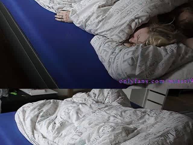 Golden-haired angel gets orgasms and creampie in the morning