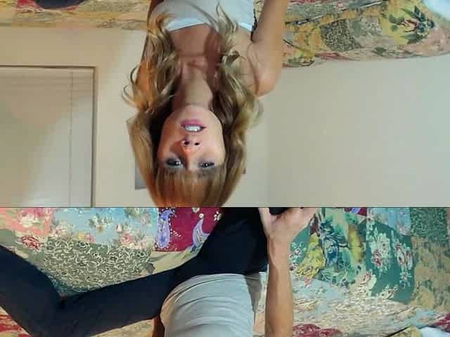Amateur Webcam Cute Teen Plays Solo with Big
