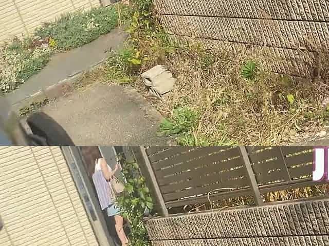 4 People Caught in an Intimate Routine